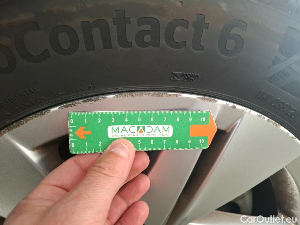  Volkswagen  Golf  VOLKSWAGEN / 2020 / 5P / Berline 2.0 TDI SCR 115 DSG7 Life Busi #10