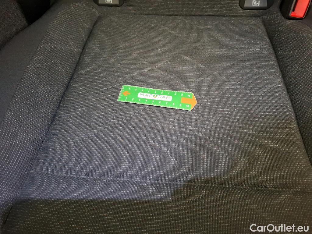  Volkswagen  Golf  VOLKSWAGEN / 2020 / 5P / Berline 2.0 TDI SCR 115 DSG7 Life Busi #18