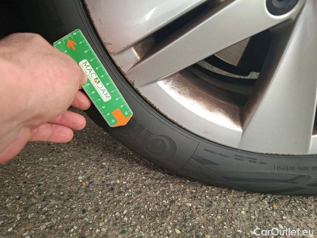  Volkswagen  Golf  VOLKSWAGEN / 2020 / 5P / Berline 2.0 TDI SCR 115 DSG7 Life Busi #14