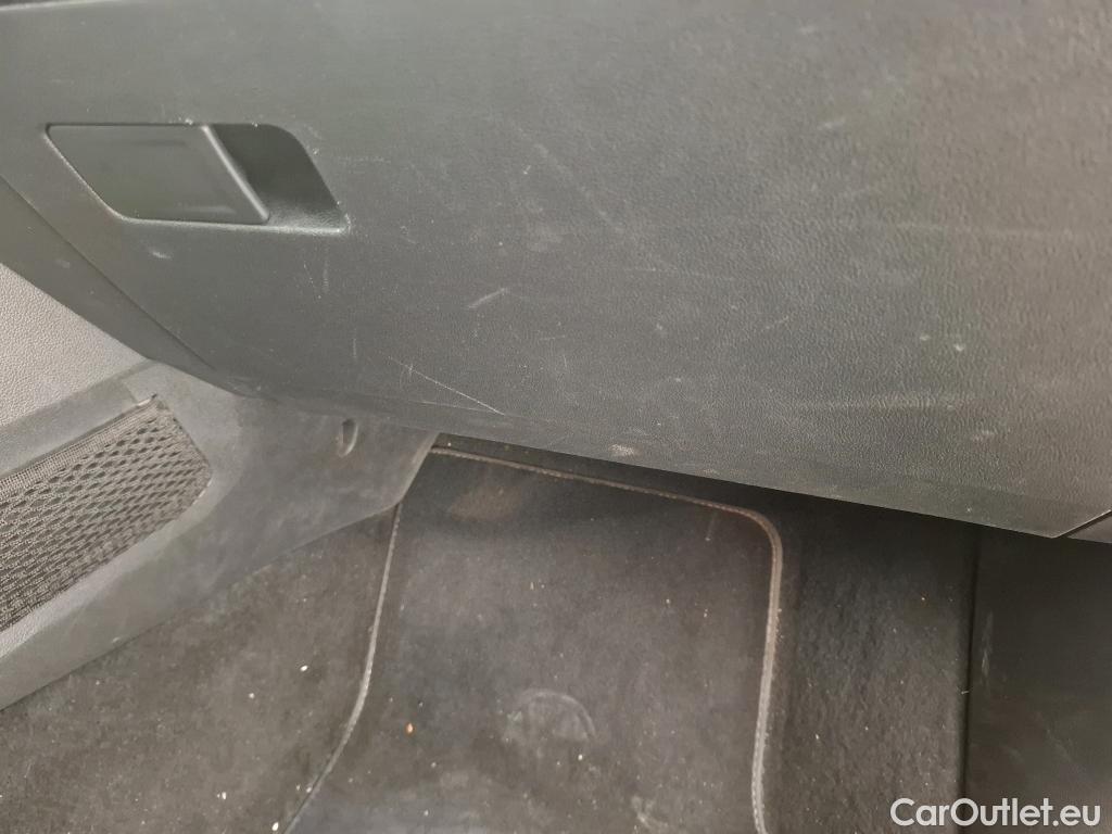  Volkswagen  Golf  VOLKSWAGEN SW / 2020 / 5P / Break 1.5 eTSI OPF 130 DSG7 Life Business #11