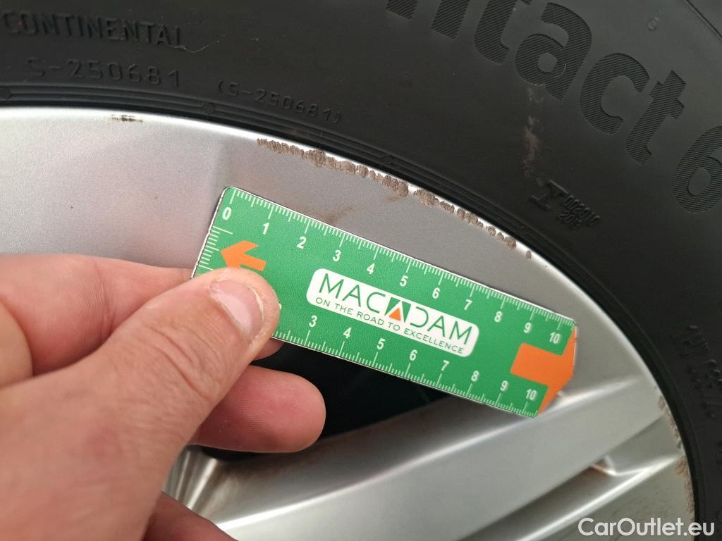  Volkswagen  Golf  VOLKSWAGEN / 2020 / 5P / Berline 2.0 TDI SCR 115 DSG7 Life Busi #5