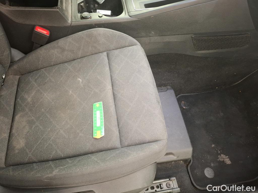  Volkswagen  Golf  VOLKSWAGEN SW / 2020 / 5P / Break 1.5 eTSI OPF 130 DSG7 Life Business #17