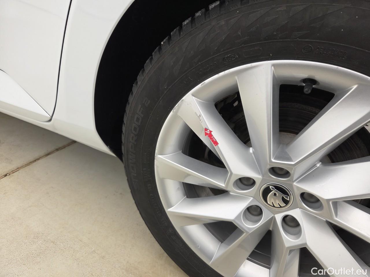  Skoda  Superb 1.4 TSI PHEV 218CP Ambition DSG #8