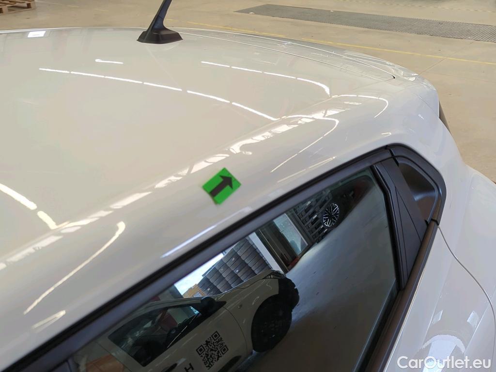  Renault  Clio 1.6 E-Tech 145CP Zen Auto #32