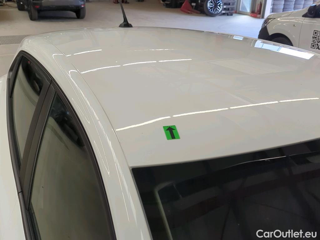  Renault  Clio 1.6 E-Tech 145CP Zen Auto #4