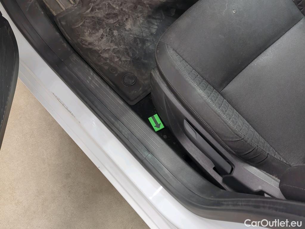  Renault  Clio 1.6 E-Tech 145CP Zen Auto #1