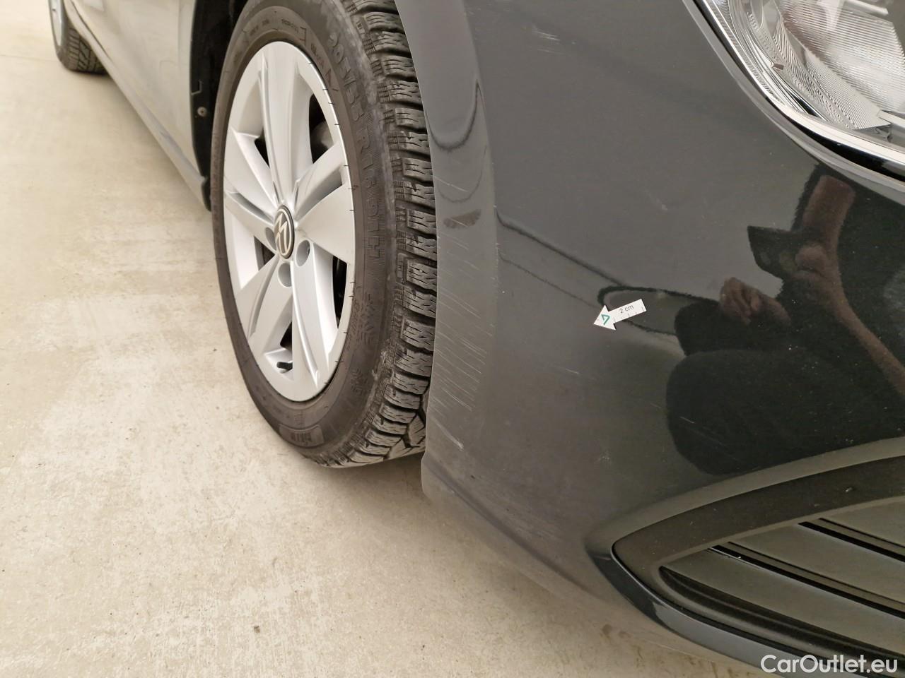  Volkswagen  Golf  Life 1.0 TSI #8