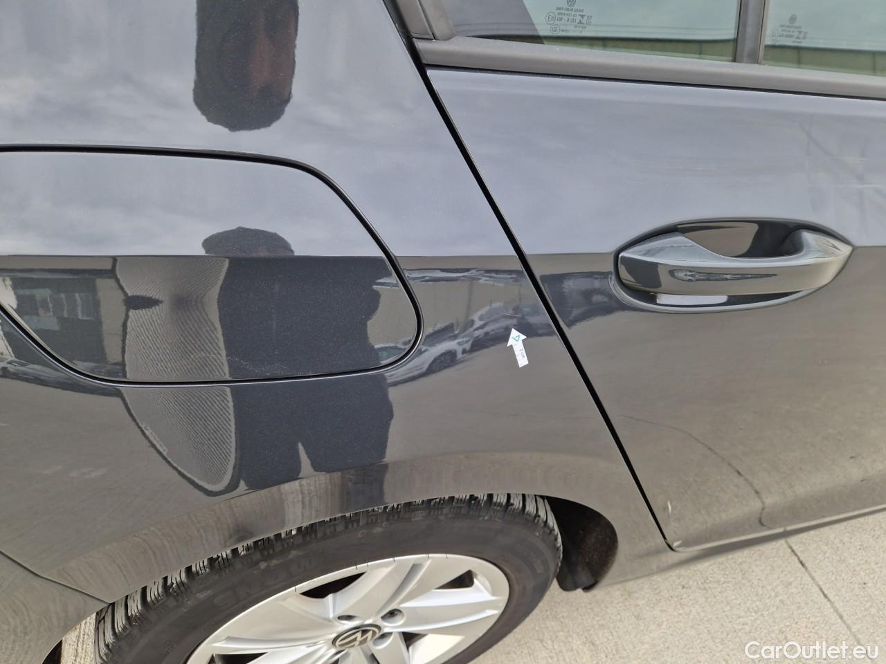  Volkswagen  Golf  Life 1.0 TSI #25