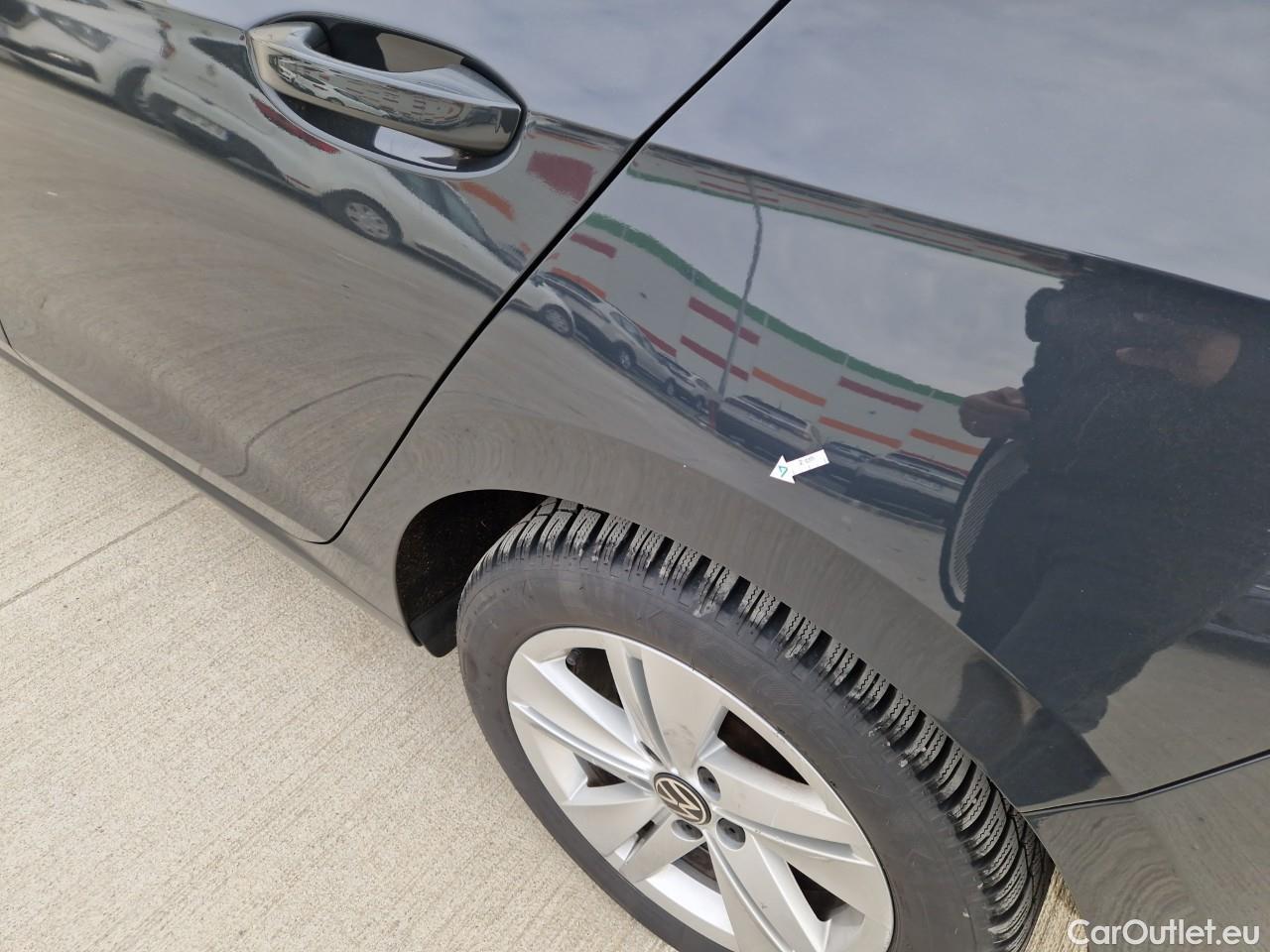  Volkswagen  Golf  Life 1.0 TSI #30