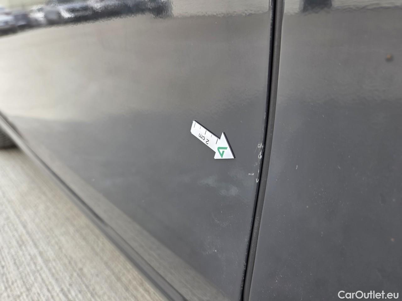  Volkswagen  Golf  Life 1.0 TSI #1