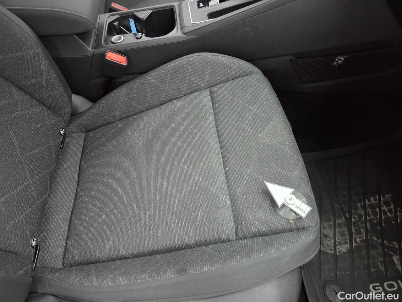  Volkswagen  Golf  Life 1.5 eTSI ACT DSG mild-Hybrid #52