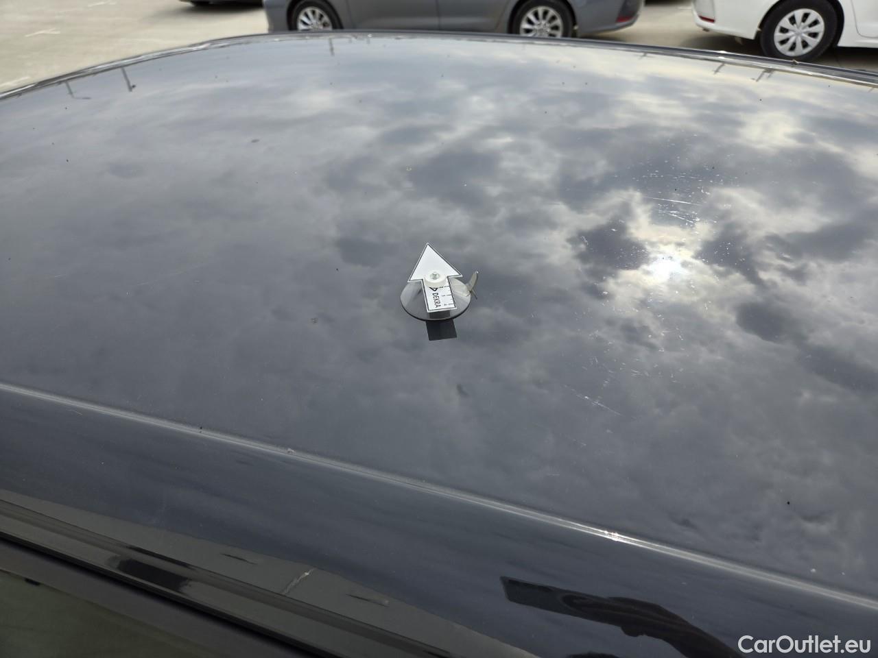  Volkswagen  Golf  Life 1.0 TSI #32