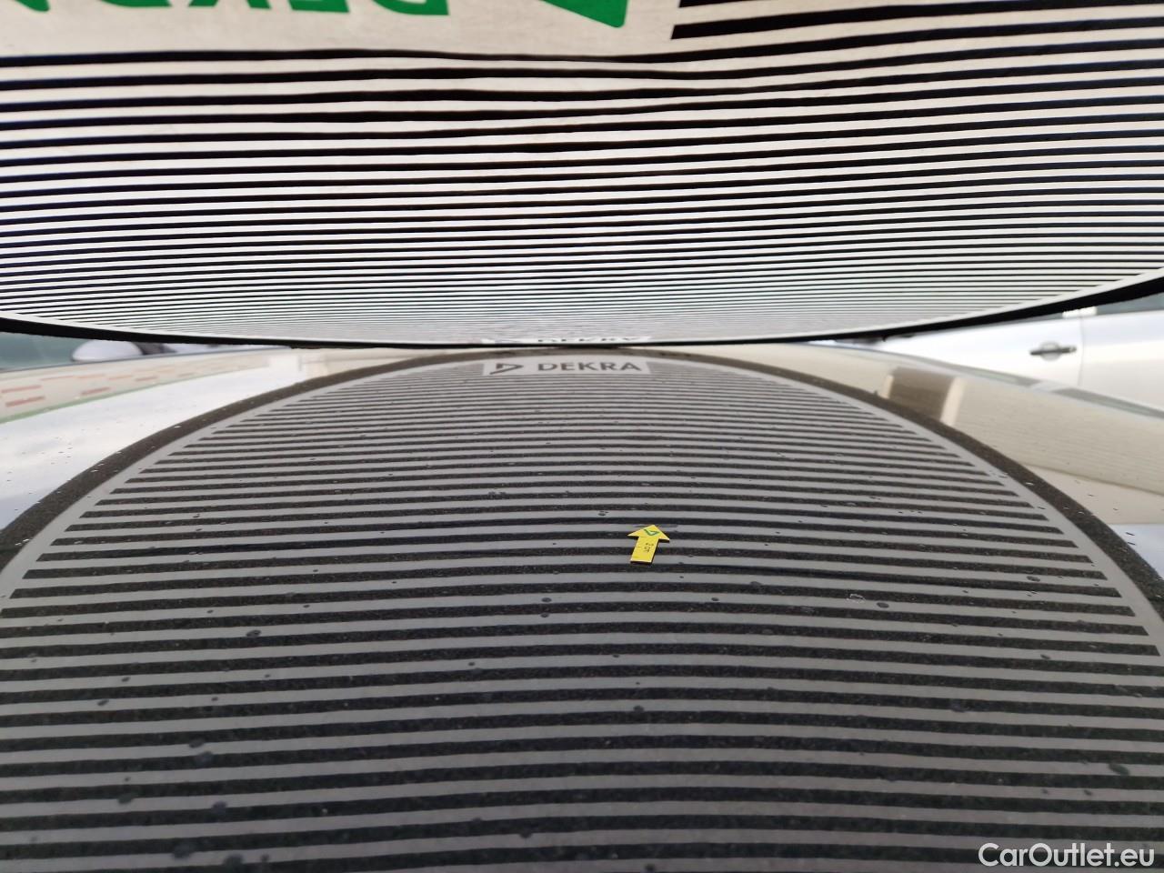  Volkswagen  Golf  Life 1.0 TSI #21