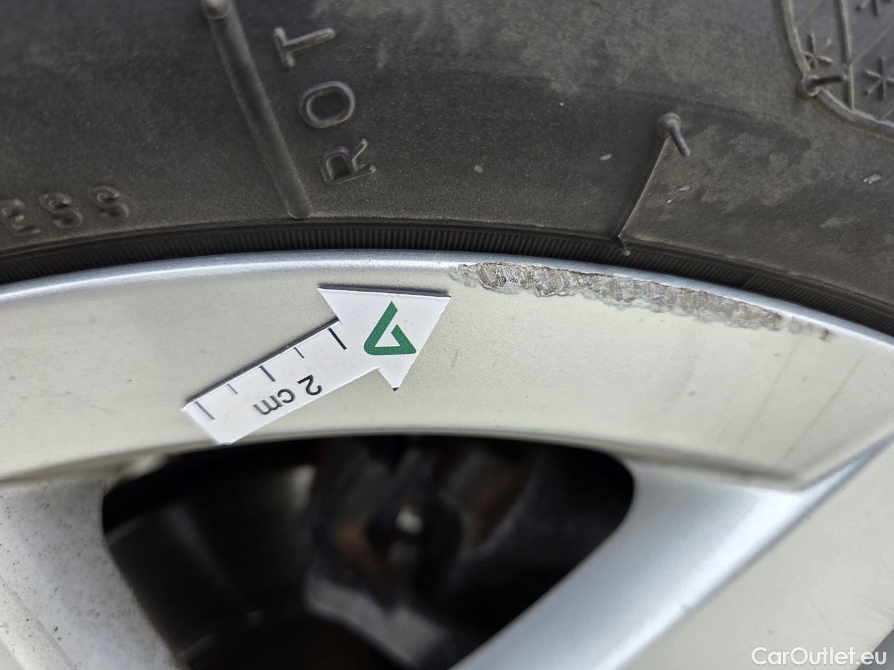  Volkswagen  Golf  Life 1.0 TSI #23