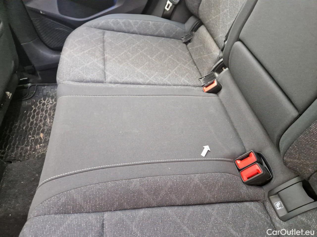  Volkswagen  Golf  Life 1.0 TSI #26