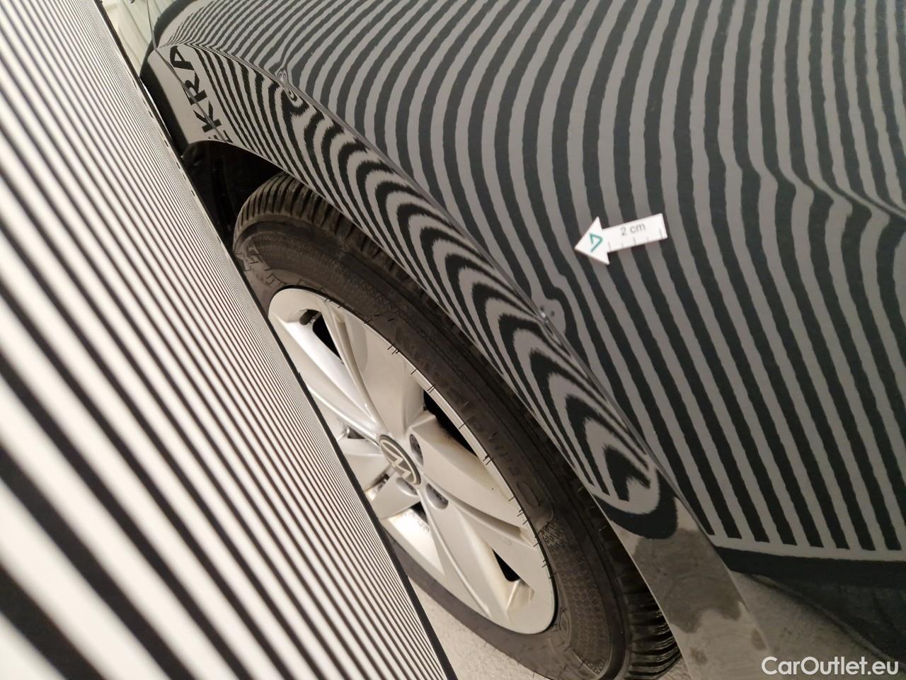  Volkswagen  Golf  Life 1.0 TSI #10