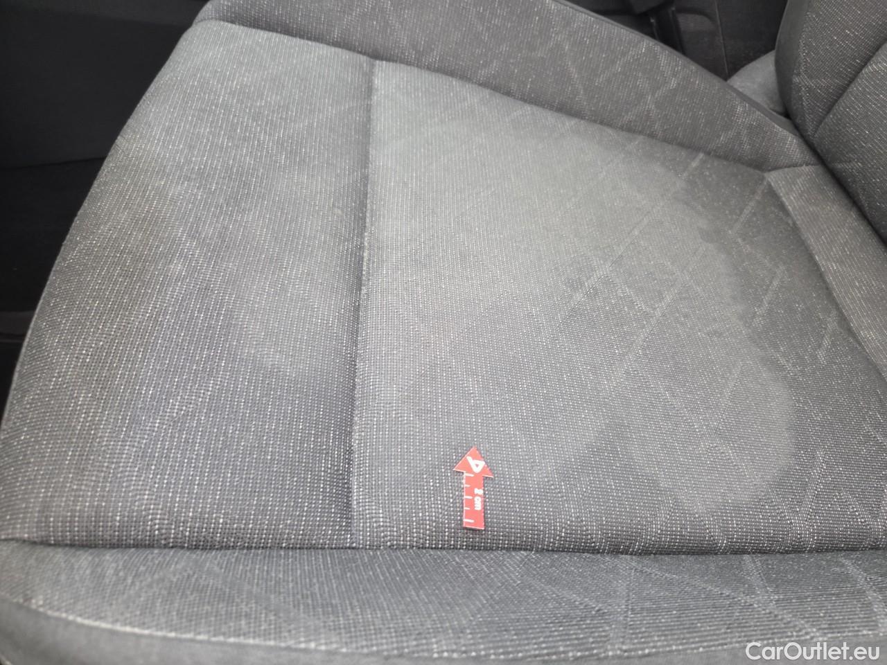  Volkswagen  Golf  Life 1.5 eTSI ACT DSG mild-Hybrid #16