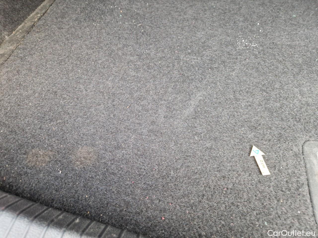  Volkswagen  Golf  Life 1.0 TSI #56