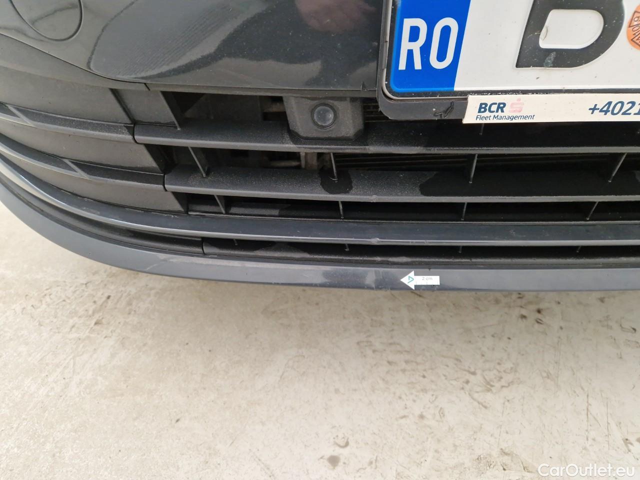  Volkswagen  Golf  Life 1.0 TSI #1