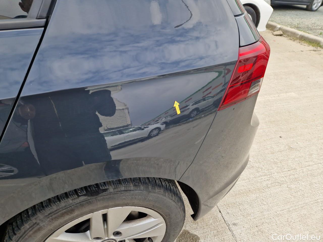  Volkswagen  Golf  Life 1.0 TSI #36