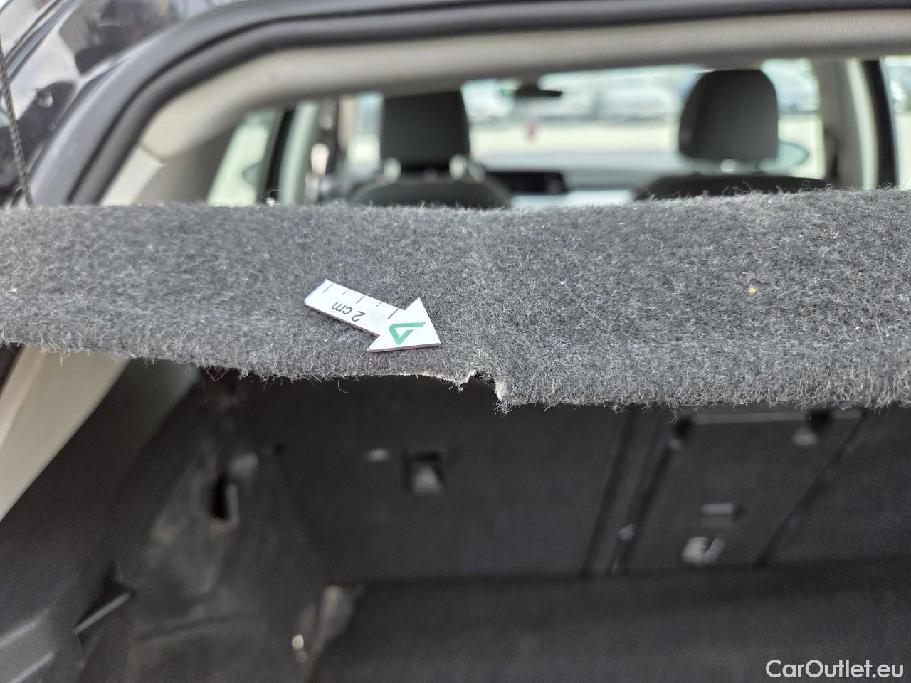  Volkswagen  Golf  Life 1.0 TSI #56