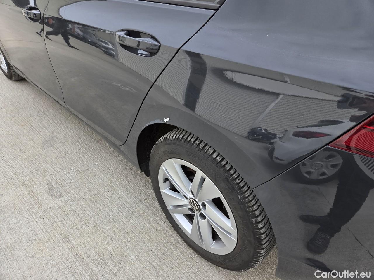  Volkswagen  Golf  Life 1.0 TSI #31