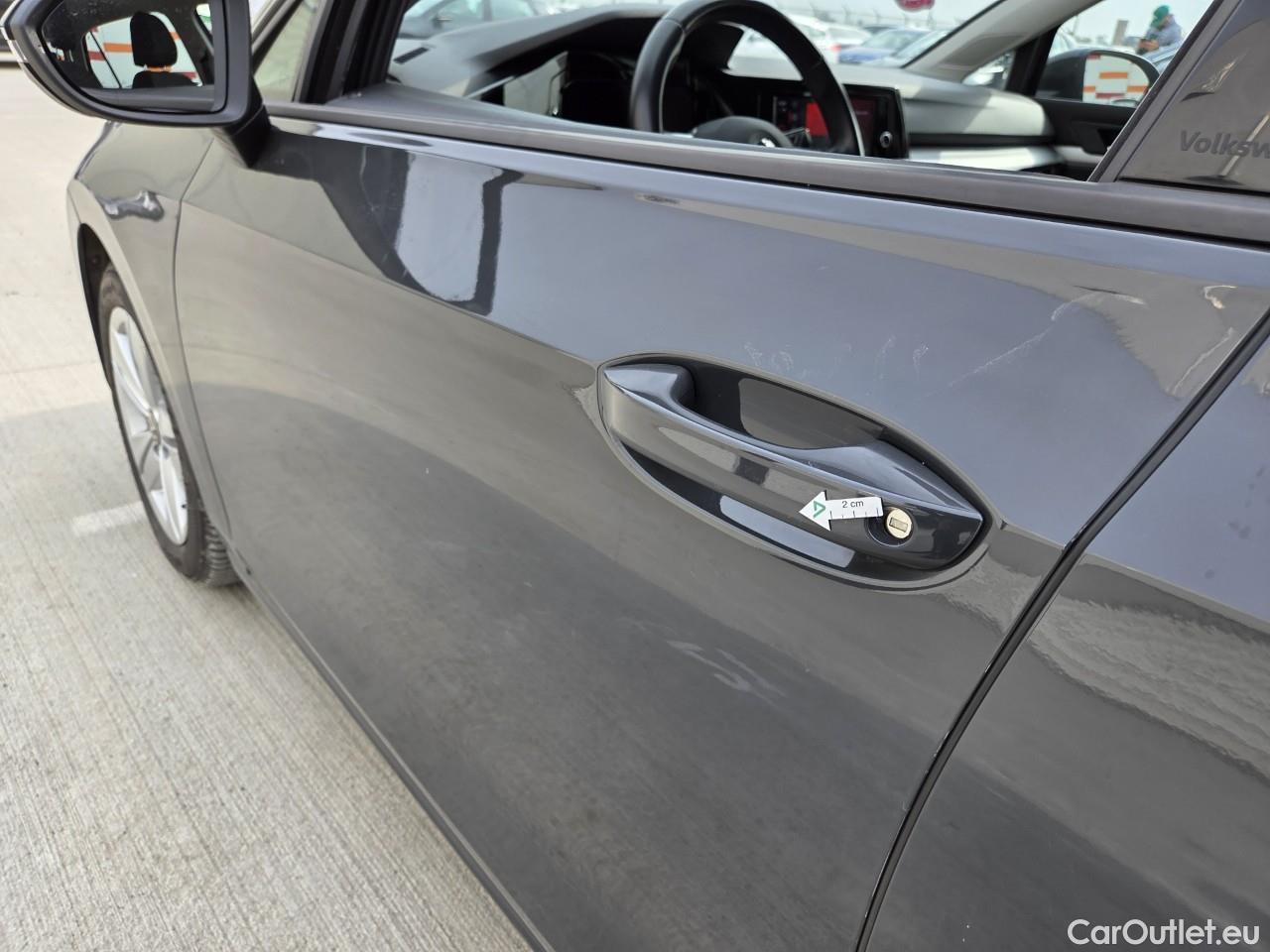  Volkswagen  Golf  Life 1.0 TSI #4