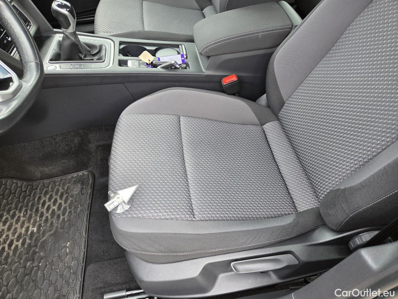  Volkswagen  Passat Advance 1.5 TSI ACT 150 CP #26