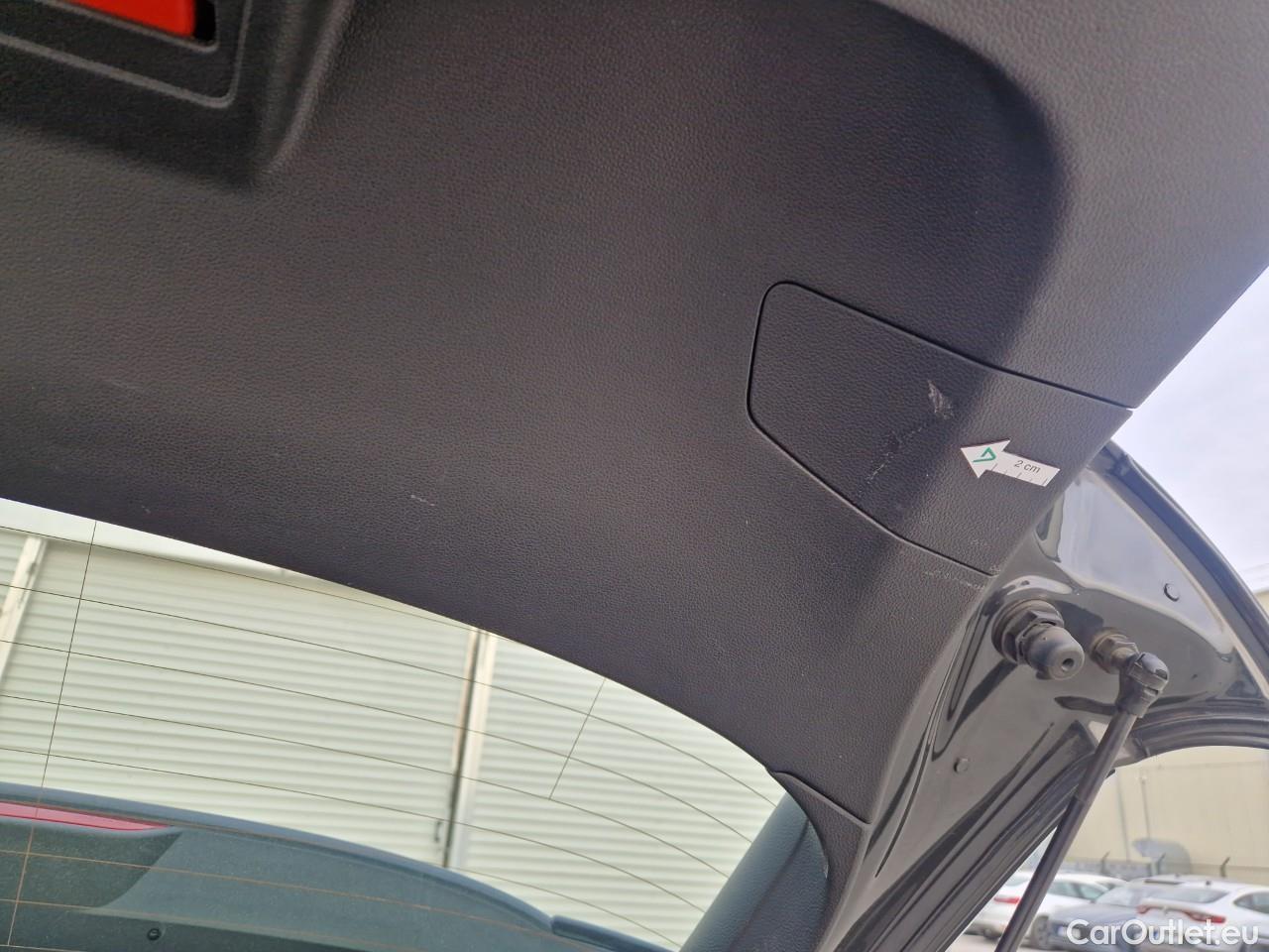  Volkswagen  Golf  Life 1.0 TSI #35