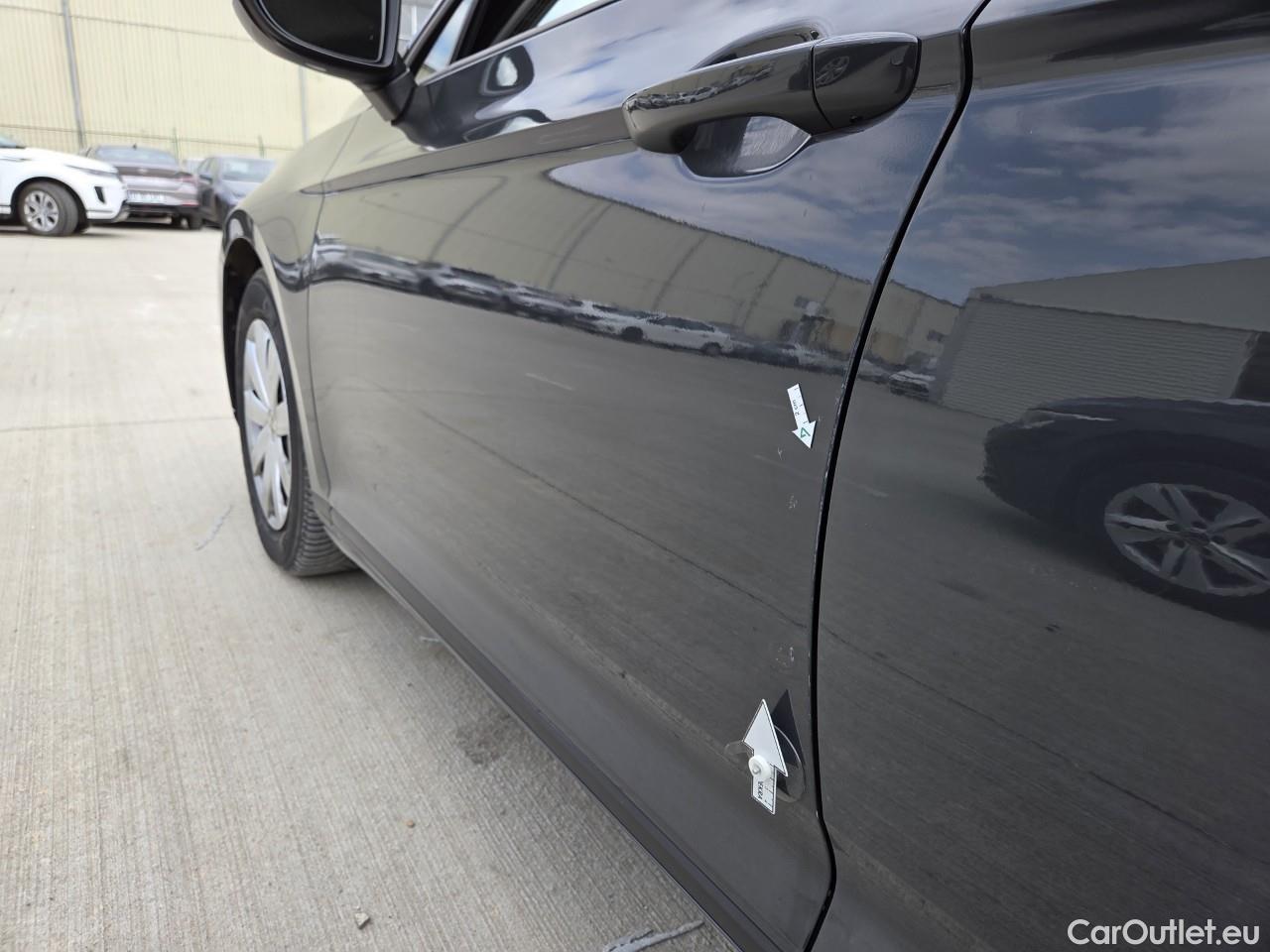  Volkswagen  Passat Advance 1.5 TSI ACT 150 CP #3