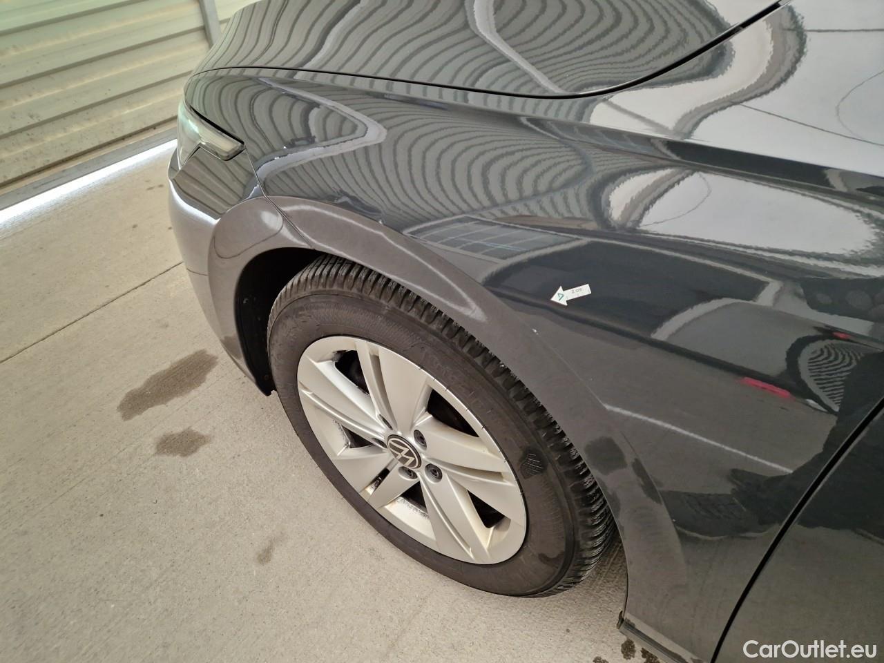  Volkswagen  Golf  Life 1.0 TSI #11