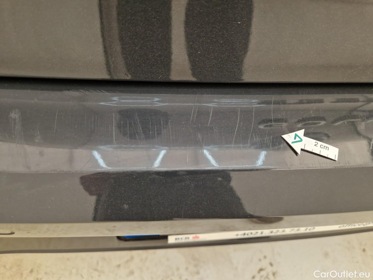  Volkswagen  Golf  Life 1.0 TSI #32