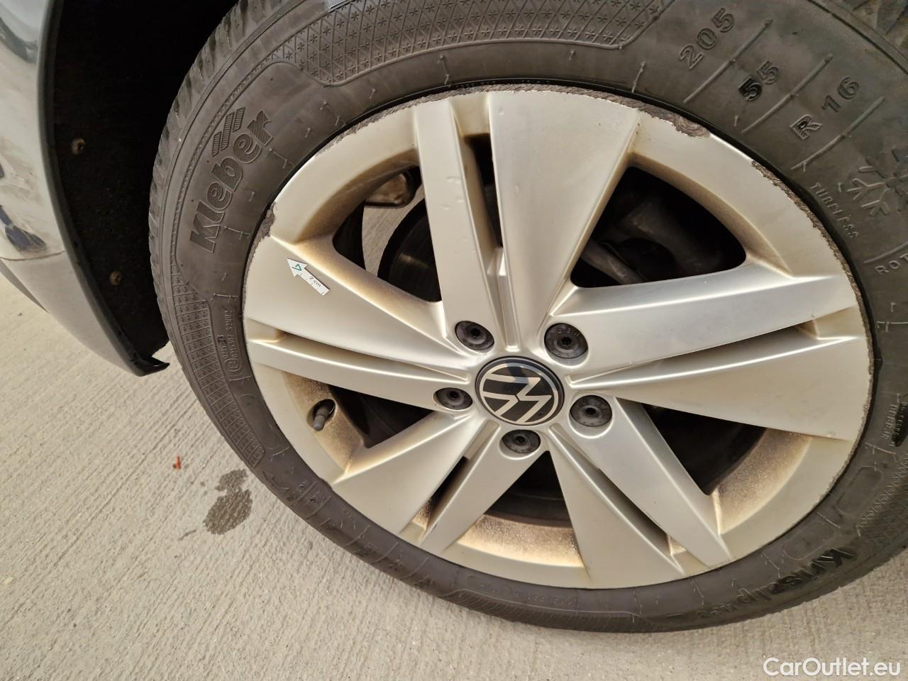  Volkswagen  Golf  Life 1.0 TSI #29