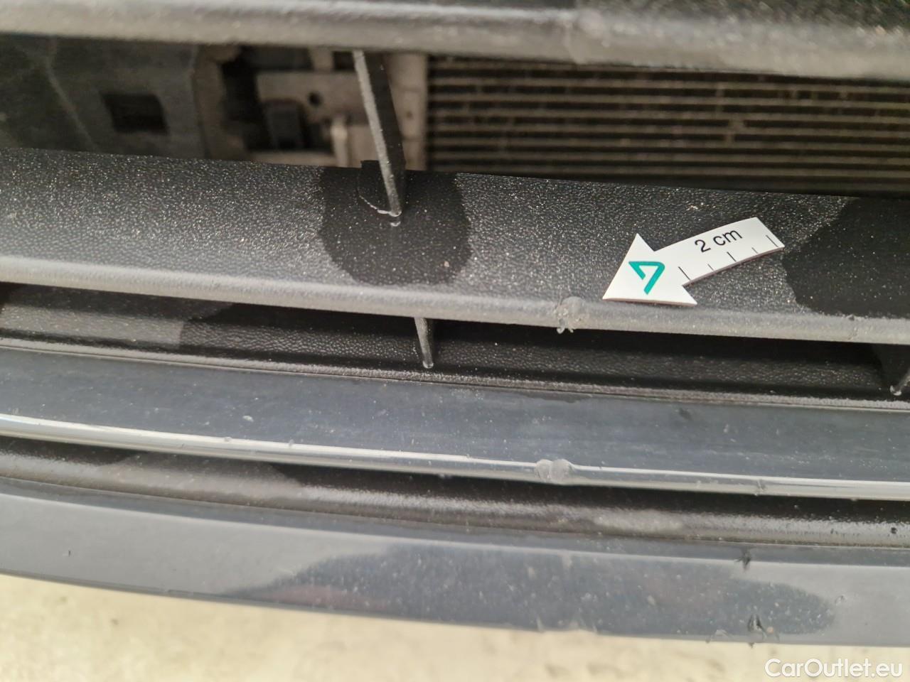  Volkswagen  Golf  Life 1.0 TSI #8