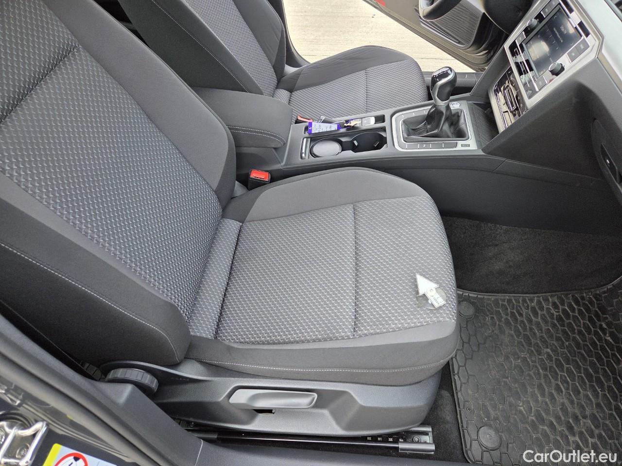  Volkswagen  Passat Advance 1.5 TSI ACT 150 CP #29