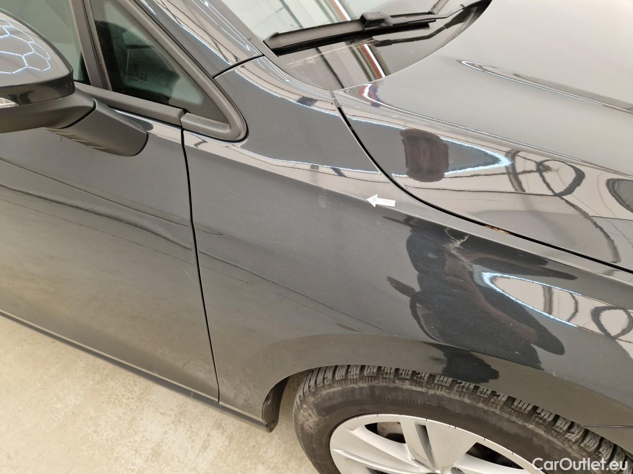  Volkswagen  Golf  Life 1.0 TSI #16