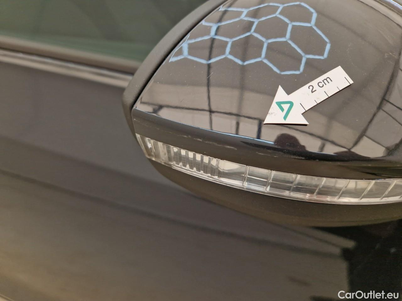  Volkswagen  Golf  Life 1.0 TSI #19