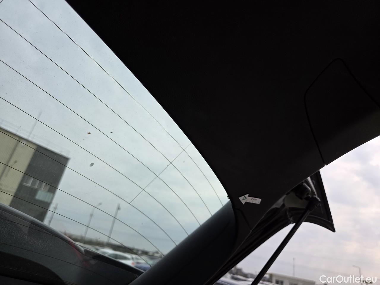  Volkswagen  Golf  Life 1.0 TSI #60