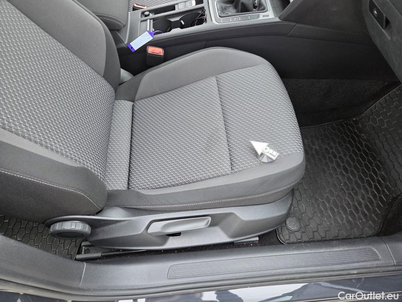  Volkswagen  Passat Advance 1.5 TSI ACT 150 CP #38