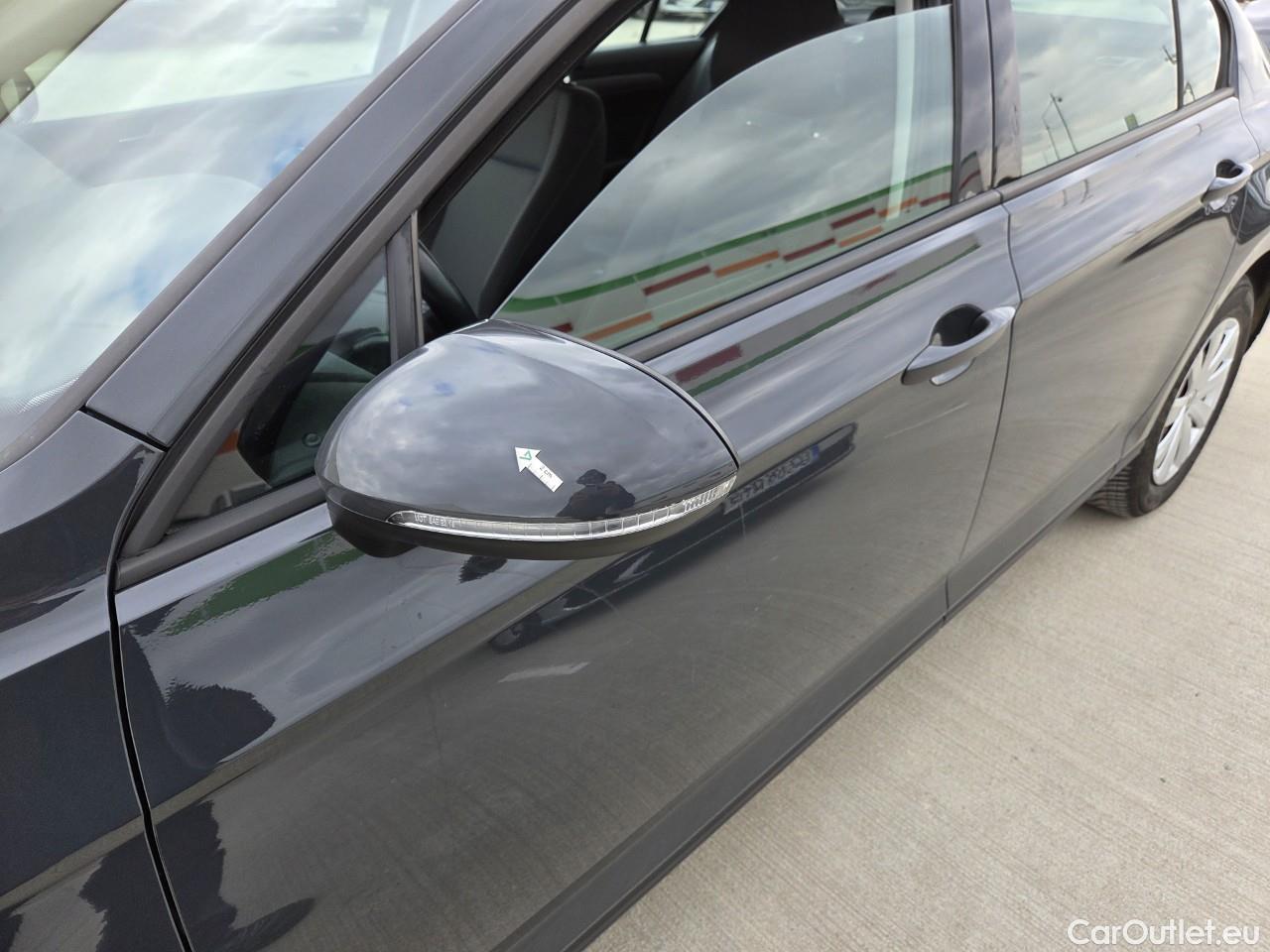  Volkswagen  Passat Advance 1.5 TSI ACT 150 CP #5