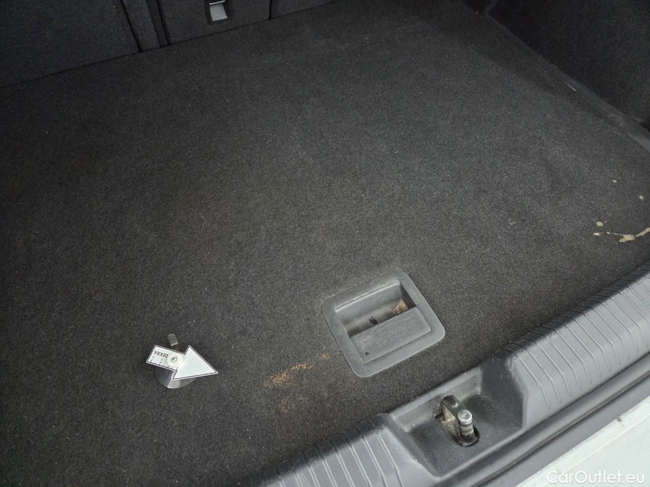  Volkswagen  Golf  Life 1.5 eTSI ACT DSG mild-Hybrid #59