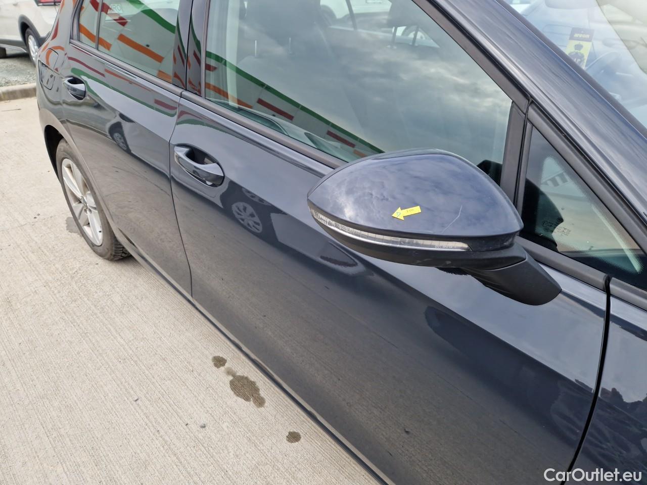  Volkswagen  Golf  Life 1.0 TSI #19