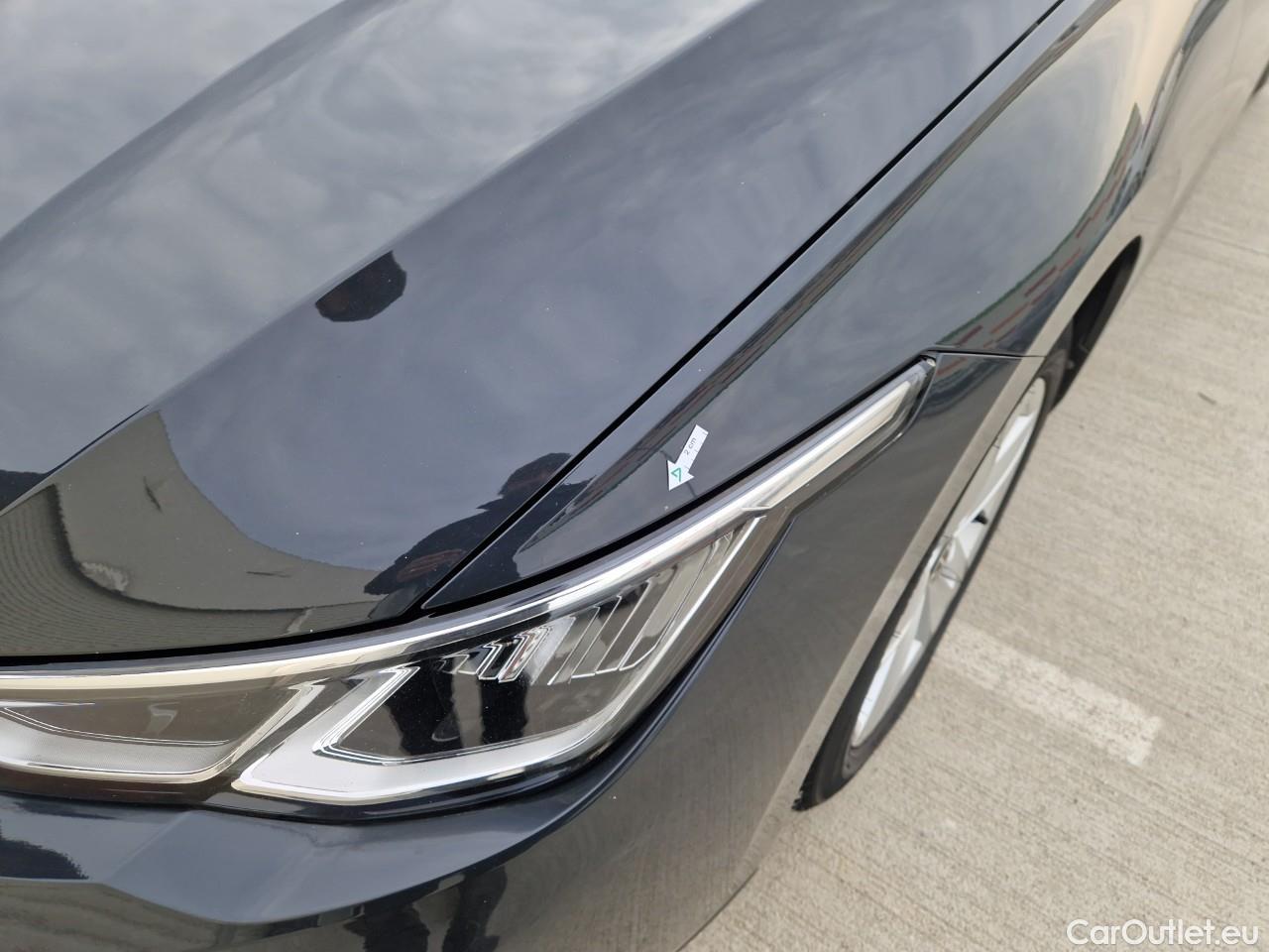  Volkswagen  Golf  Life 1.0 TSI #10