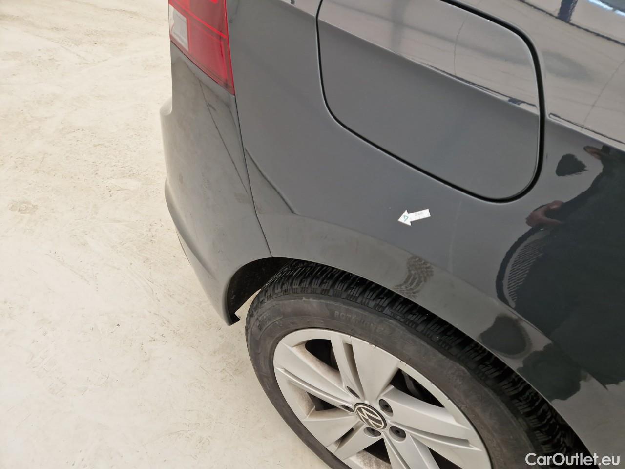  Volkswagen  Golf  Life 1.0 TSI #18