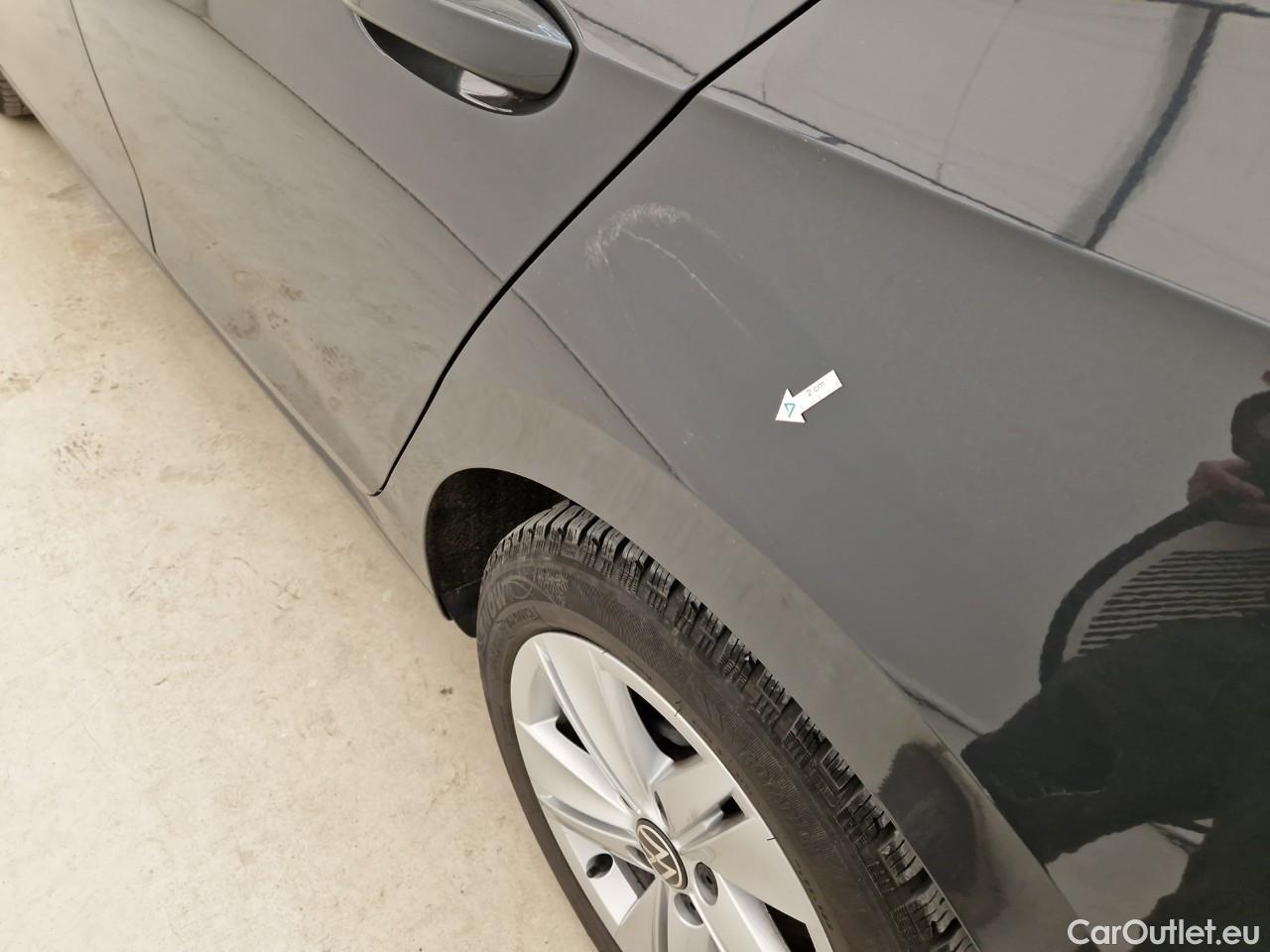  Volkswagen  Golf  Life 1.0 TSI #39