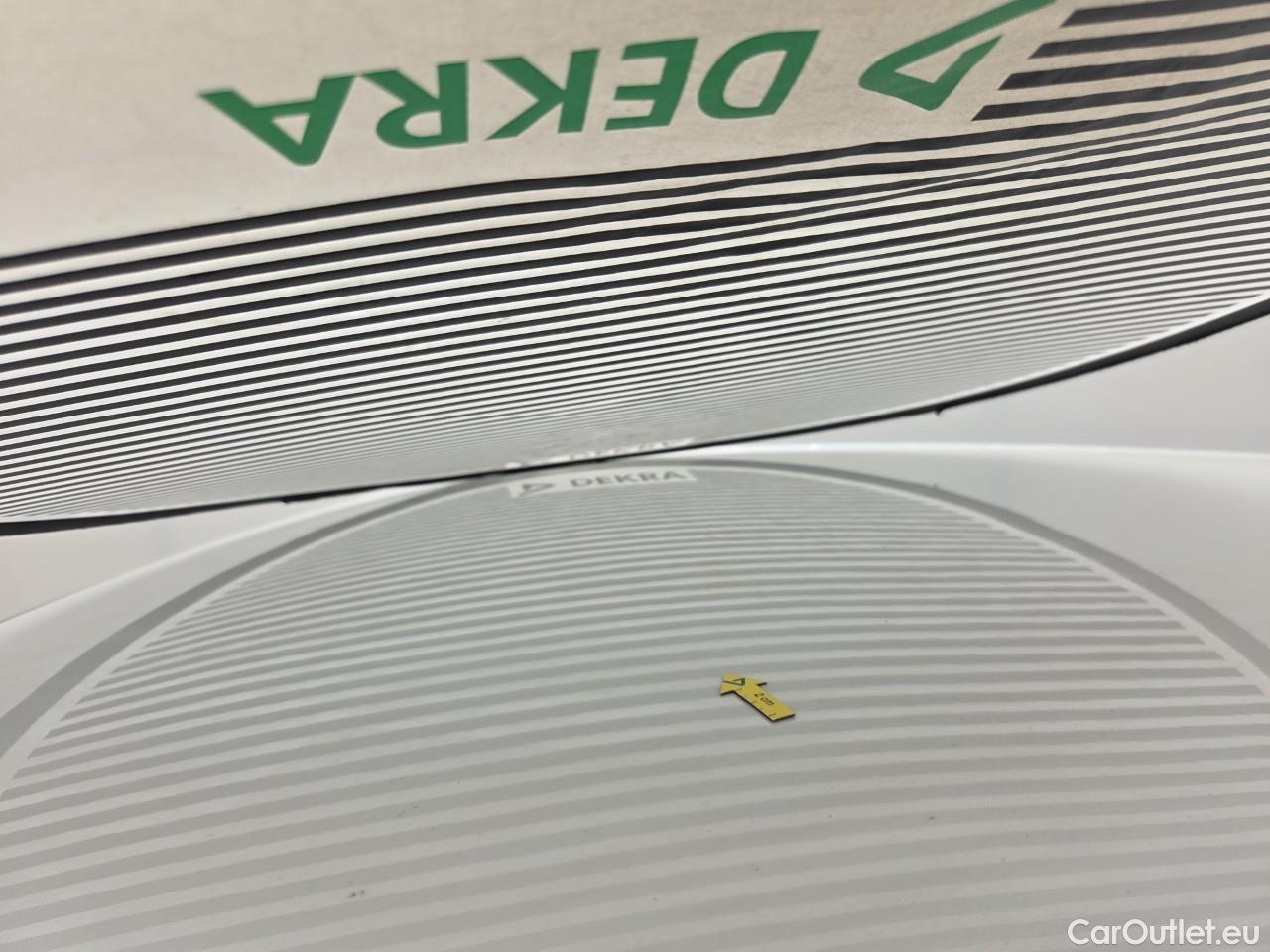  Volkswagen  Golf  Life 1.5 eTSI ACT DSG mild-Hybrid #21