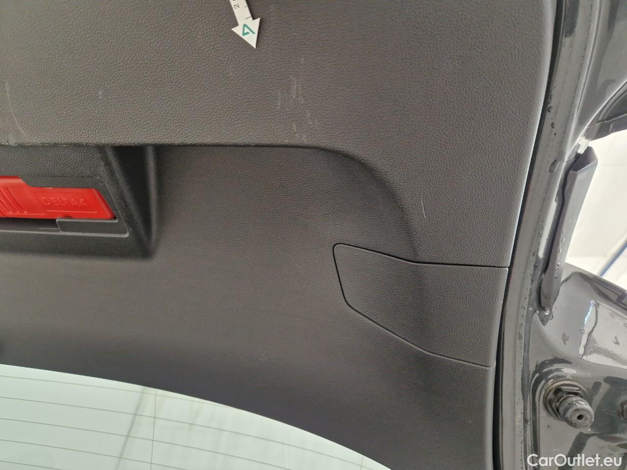  Volkswagen  Golf  Life 1.0 TSI #28