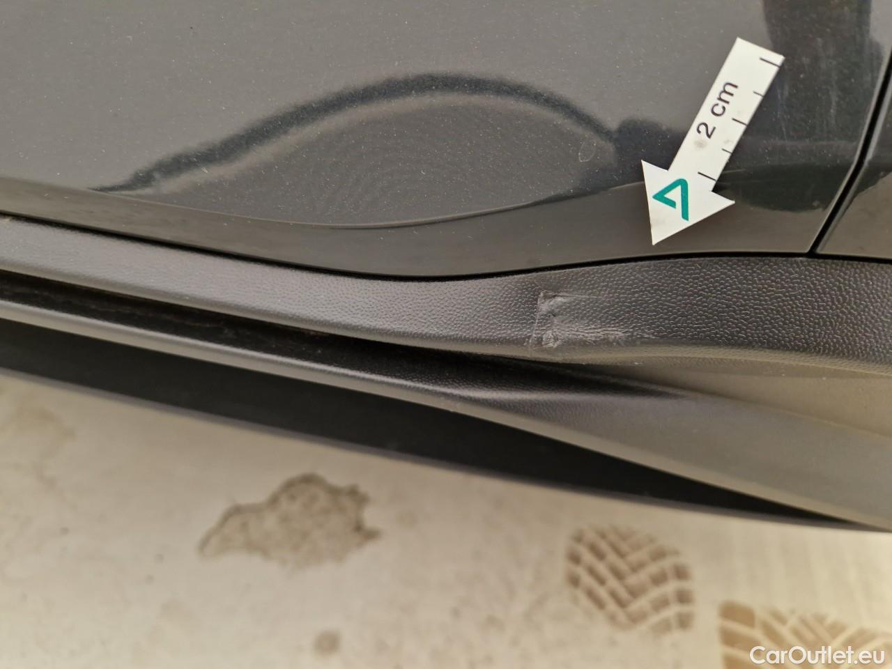  Volkswagen  Golf  Life 1.0 TSI #34