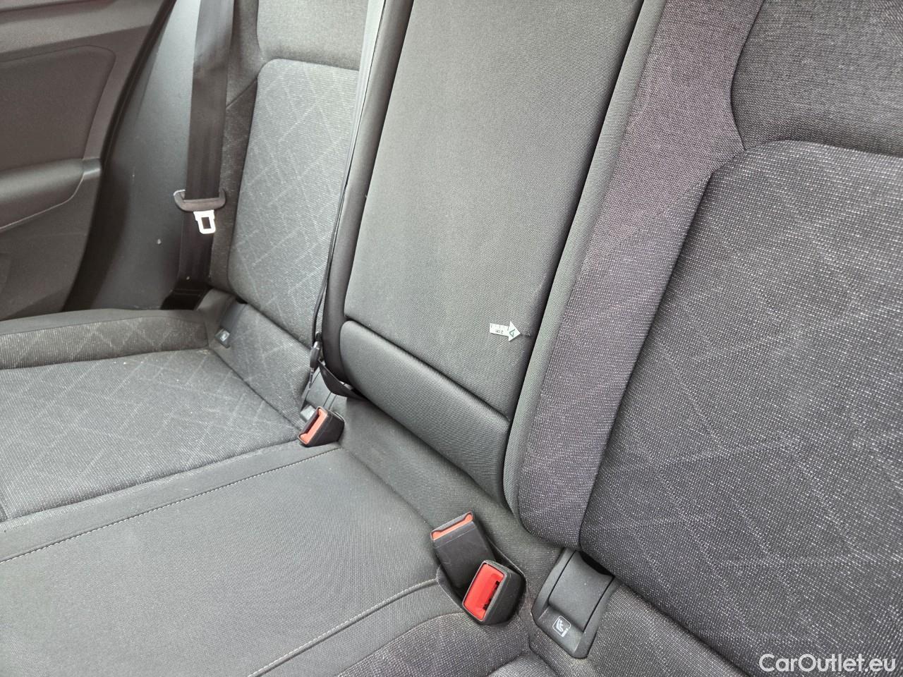  Volkswagen  Golf  Life 1.0 TSI #53