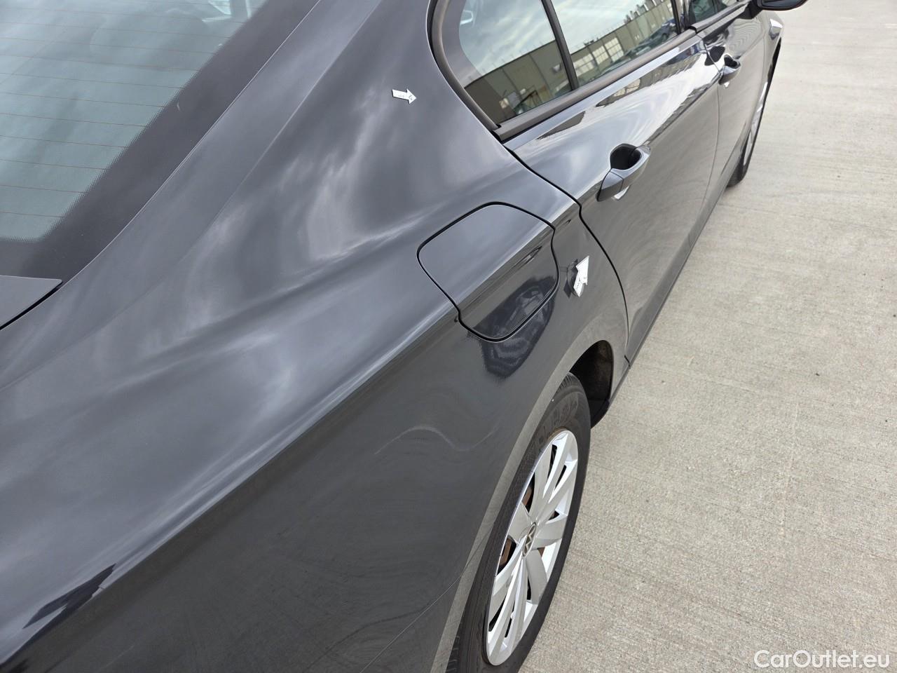  Volkswagen  Passat Advance 1.5 TSI ACT 150 CP #21